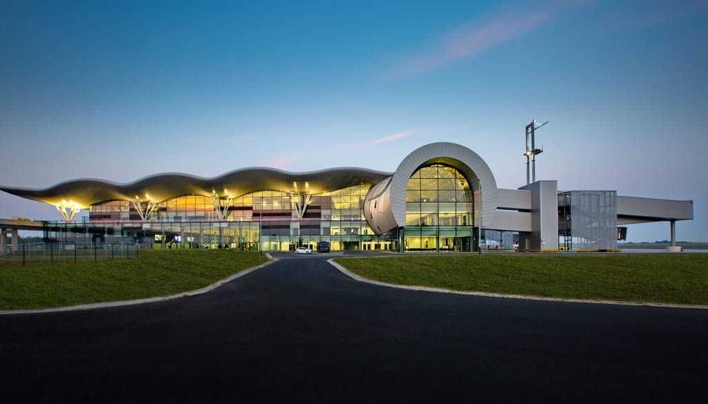 To letališče z rekordnim prometom vse bližje širitvi