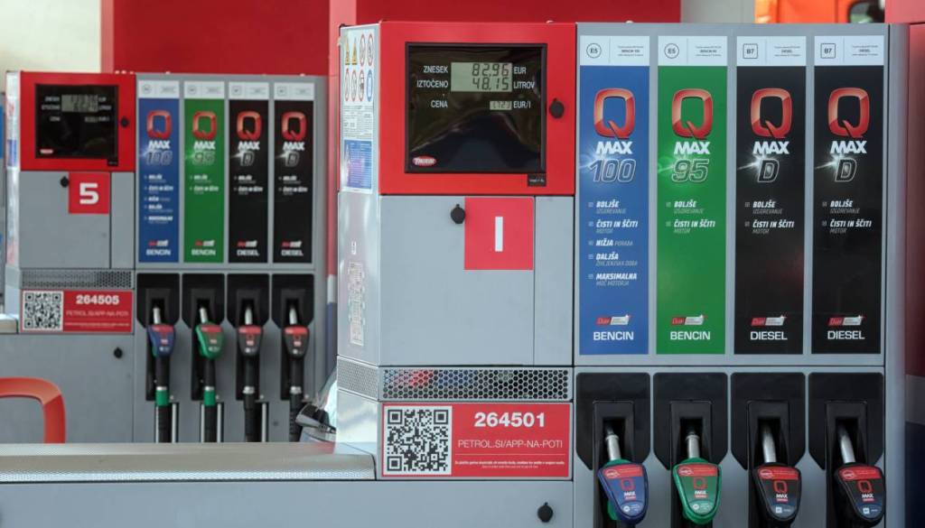 Petrol umirja razmere na bencinskih servisih in pravi, da rezerv ne potrebujejo