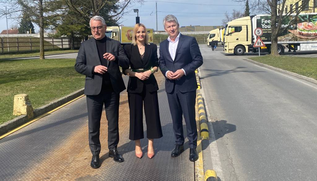FOTO in VIDEO: Na Ptuju postavili temeljni kamen za skoraj 100-milijonsko širitev Mesne industrije Perutnina Ptuj