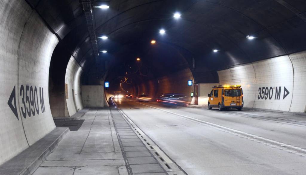 Druga cev predora Karavanke je odprta, vendar bo šele 2029 promet stekel po obeh
