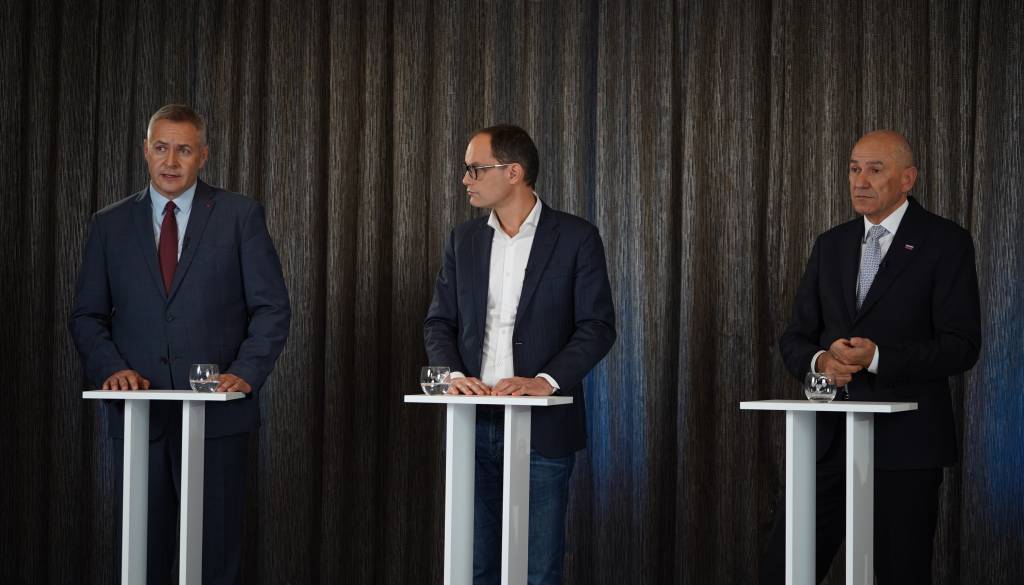 VIDEO: Umetna inteligenca in predsedniki strank: Odgovori presenetili, posebej eden