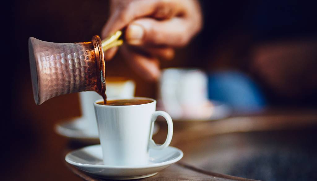 PREDLAGAJTE: Kje v Mariboru ali okolici postrežejo naj kavo?