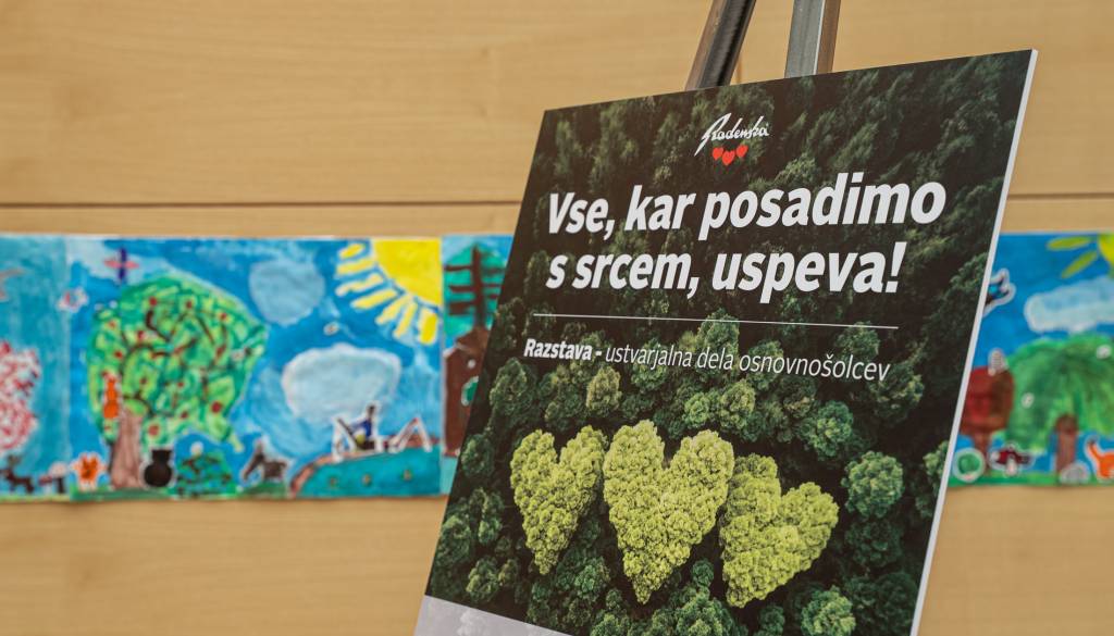 V Radencih odprli razstavo otroških del »Vse, kar posadimo s srcem, uspeva«