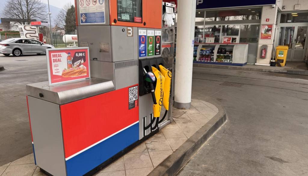 To je seznam črpalk, kjer na Dolenjskem trenutno ni več goriva