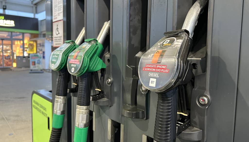 Uvedena nova pravila bencinskih servisih, toliko lahko natočite odslej