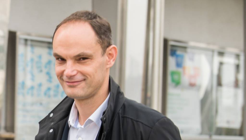 Prvi odzivi Logarjevih Demokratov: Po rezultatih vzporednih volitev zadržani.