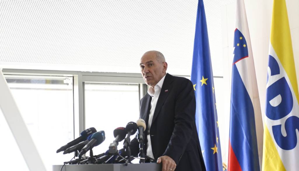 FOTO in VIDEO: Janša o domnevnih nepravilnostih: »Uporabili bomo vse pravne poti, da izpodbijemo rezultat«