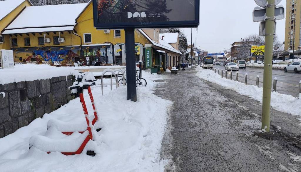 Tudi Ljubljano zajema hladna fronta; trda bi lahko predla tistim, ki se bodo podajali v smer ...