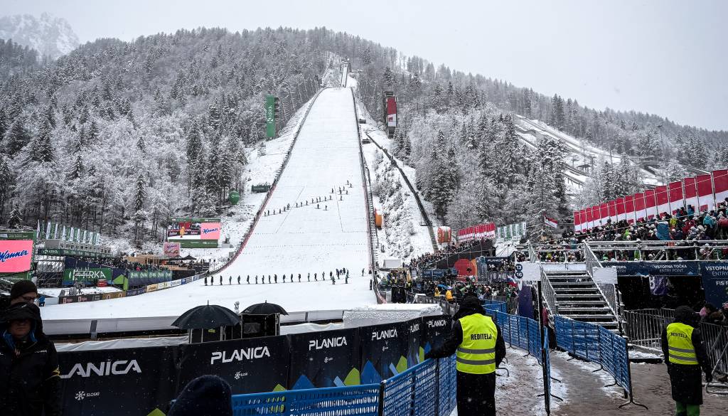Planica: Lanišek in Prevc razred zase kljub vetru 