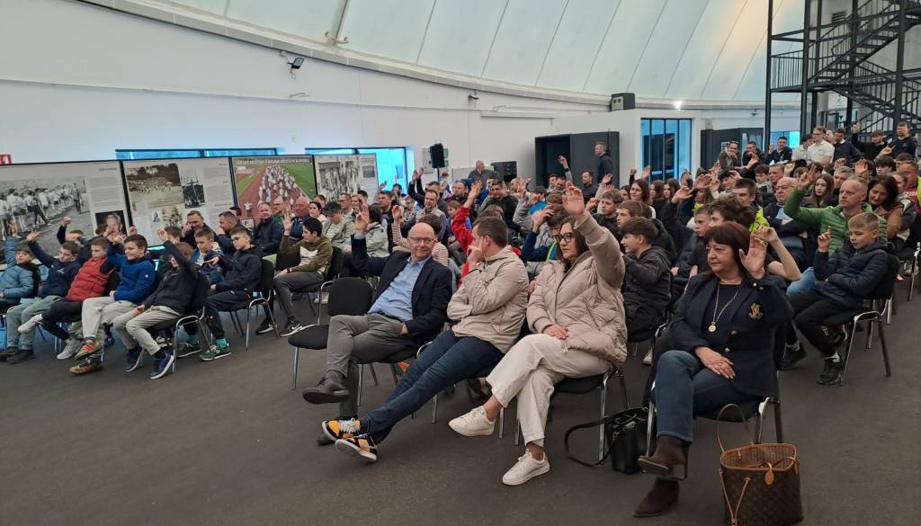 KK Adria Mobil ni več: Rekordni občni zbor razrešil vodilne v klubu, spremenili so tudi ime in podobo