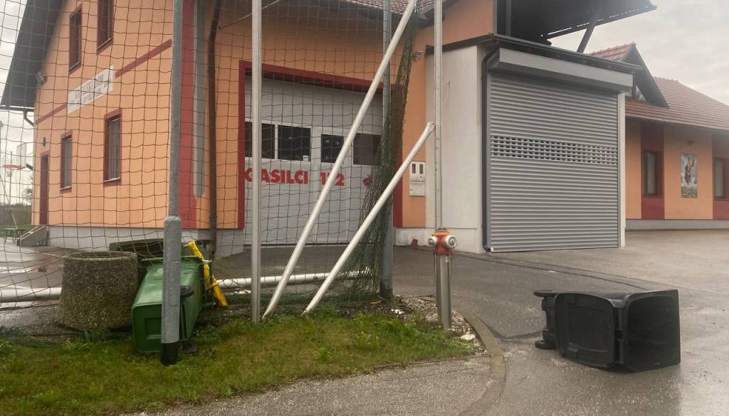 Močan veter povzročil več intervencij na Ptuju in v okolici, največ težav na območju Ormoža