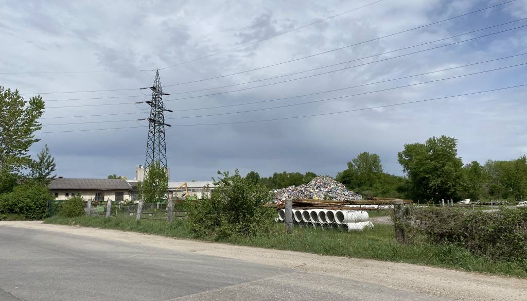 Tezenčani: »Podgane že imamo, zdaj še sežigalnica?«