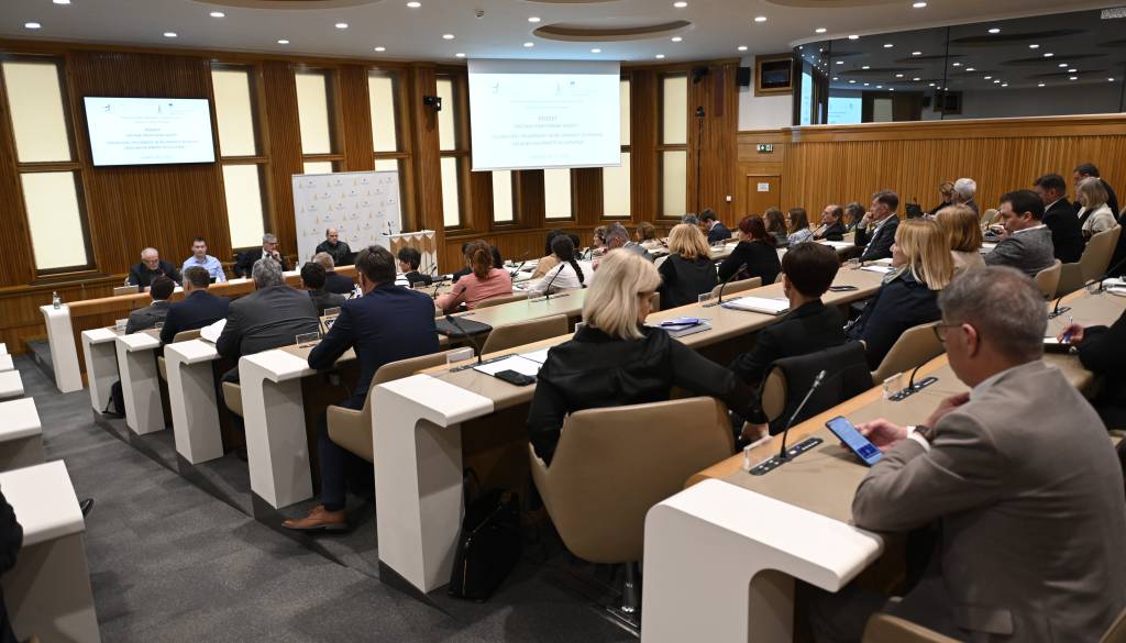 FOTO in VIDEO: Jevtović izpostavil vlogo občin pri ustvarjanju pogojev za gospodarski razvoj