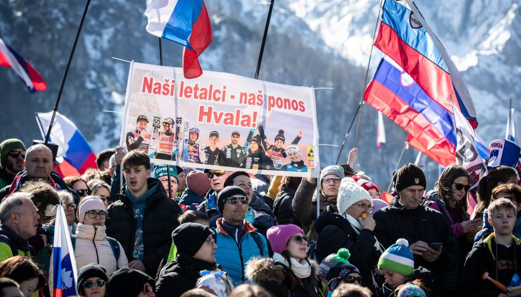 FOTO: Planica v najlepših prizorih, od solz sreče do navijaške norije. Poglejte album slik