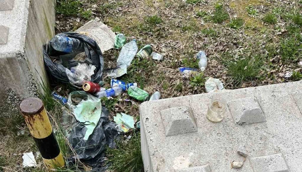 Jeseničan opozarja na novo nasmeteno točko: v nedeljo organizira čistilno akcijo