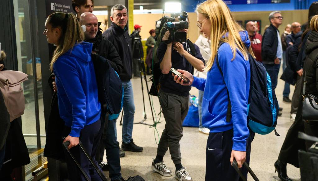 Še dve letali rešili več kot 300 Slovencev iz kriznega območja
