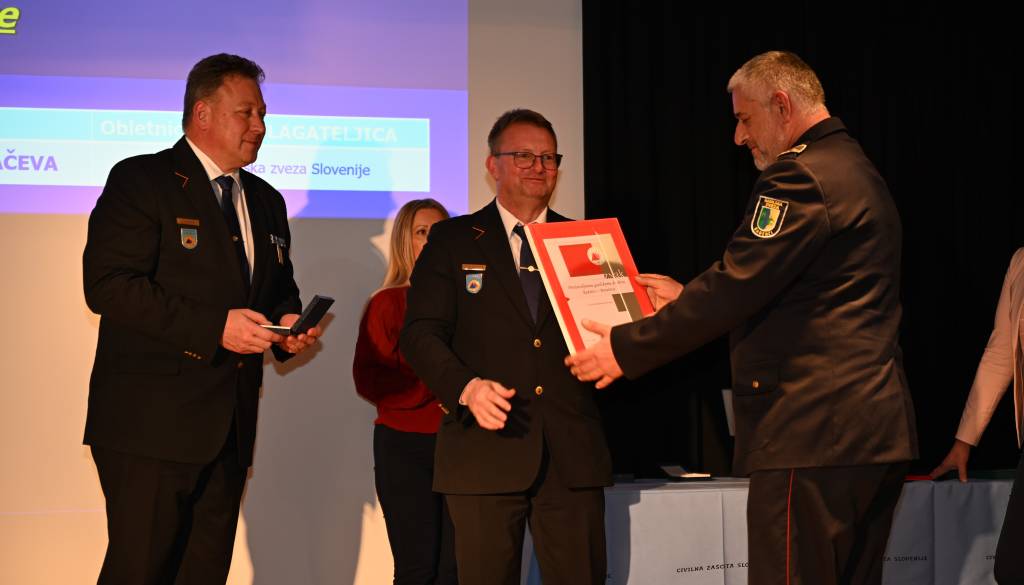 FOTO: V Rogašovcih podelili priznanja Civilne zaščite za Pomurje