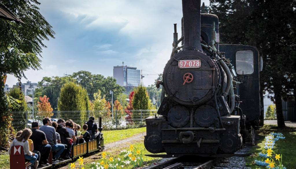 V soboto se lahko v Železniškem muzeju zapeljete z vrtno železnico