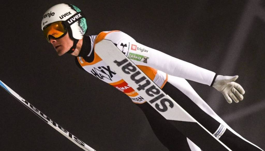 Domen Prevc v Lahtiju za las ob zmago