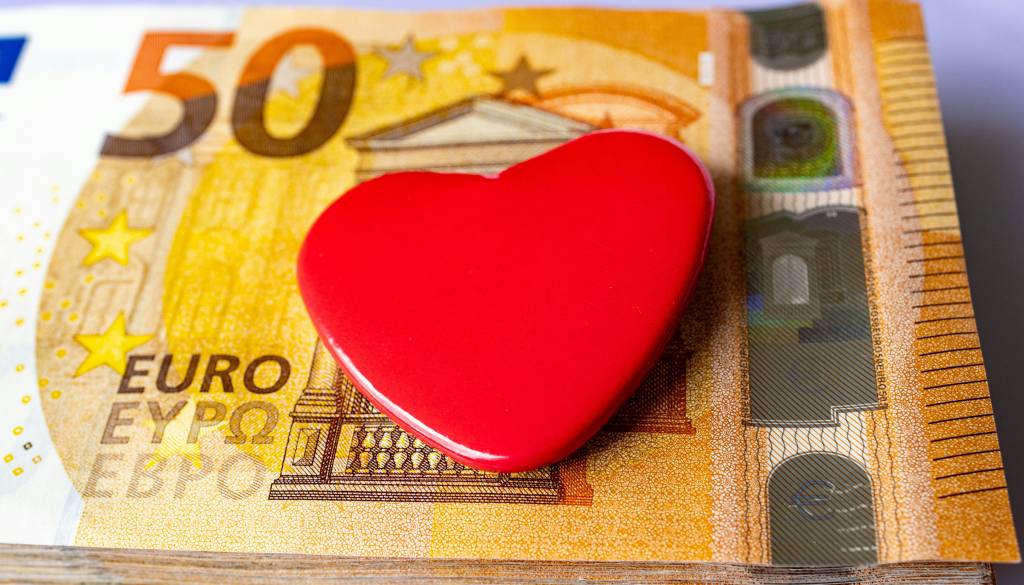 Astro napoved: današnji dan lahko spremeni vašo ljubezen in denarne tokove