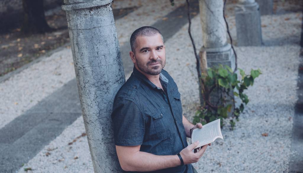 Jaka Tomc pred izidom desete knjige: »Pisateljevanje in založništvo sta bili 'lahki tarči'«