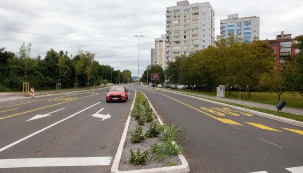 Prometne spremembe na Linhartovi: Na občini ni posluha za krožišče