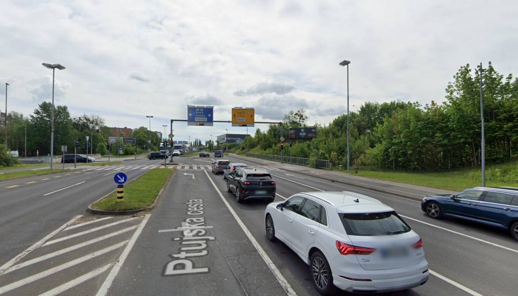 Vozniki, pazljivo! Na Ptujski cesti okvara semaforja