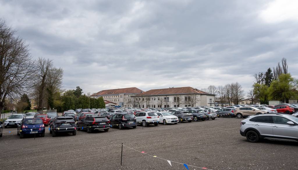 FOTO: Koliko novih parkirnih mest pri ptujski bolnišnici za 30 tisočakov?