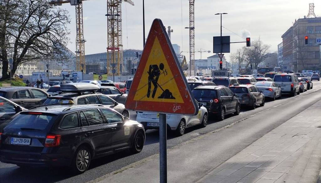 Ljubljana v prenovi: Kje nastajajo največji zastoji in kdaj bo promet sproščen
