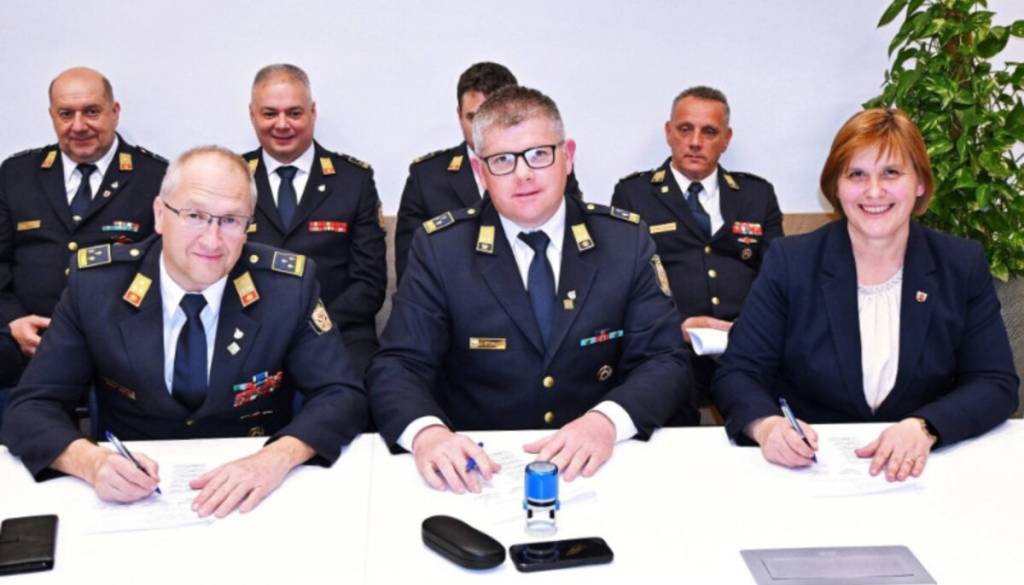 Za aneks k pogodbi z gasilci več kot 350 tisoč evrov