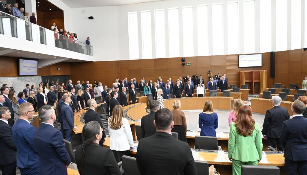 FOTO: Prvi dan novih poslancev, med njimi tudi peterica iz Maribora