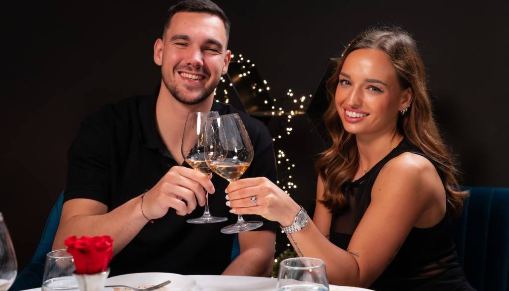 Kaja in Karlo delila veselo novico 