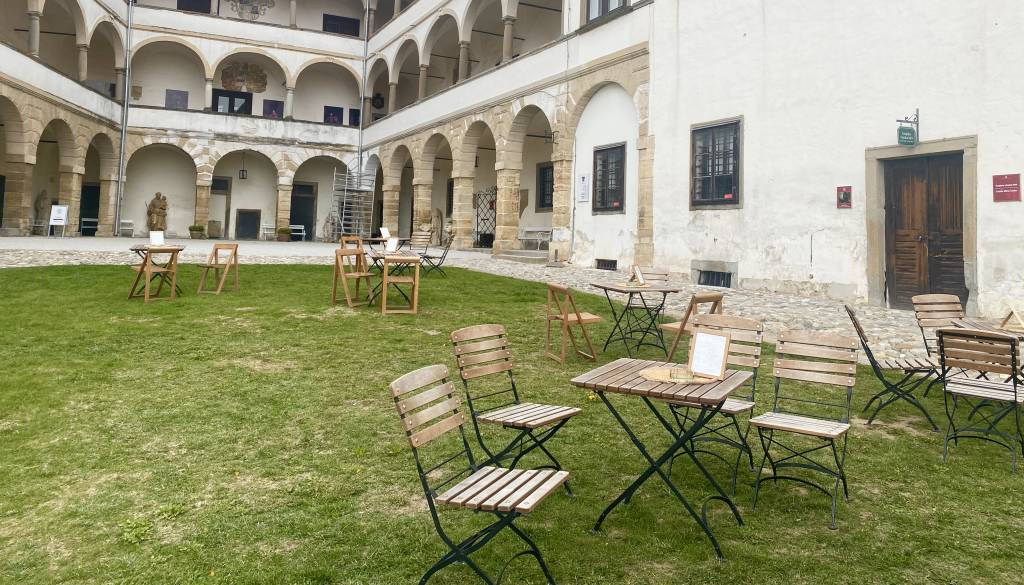 FOTO: Ptujčan, pridi na grad! Ponovno odprtje grajske kavarne napoveduje pestro sezono 