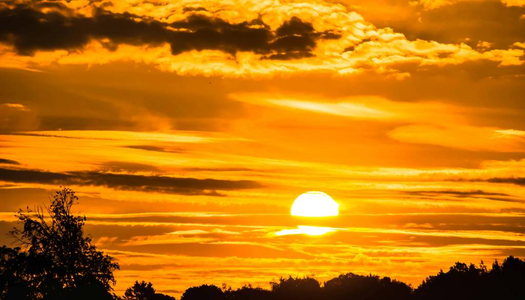 Danes več oblakov, jutri postopno razjasnitev