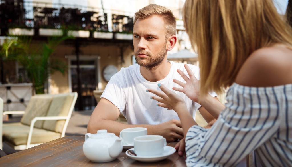 Ta astrološka znamenja čaka pogovor, ki bo povsem spremenil njihove majske načrte