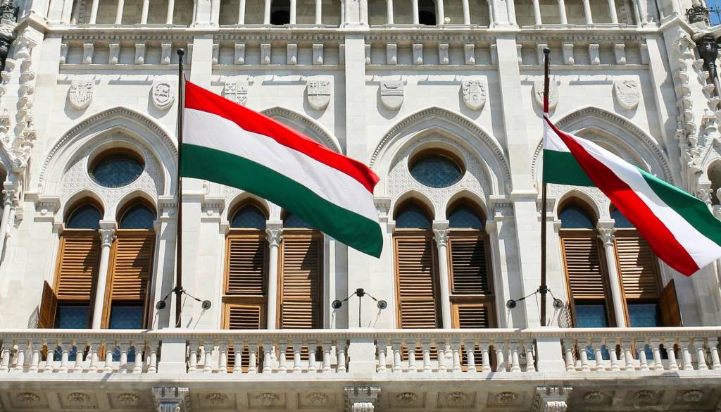 Orban priznal poraz, po tretjini preštetih glasovnic prepričljivo v vodstvu Tisza