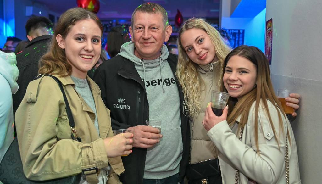 FOTO in VIDEO: Fire party zaključek, ki ga Strukovci ne bodo kmalu pozabili