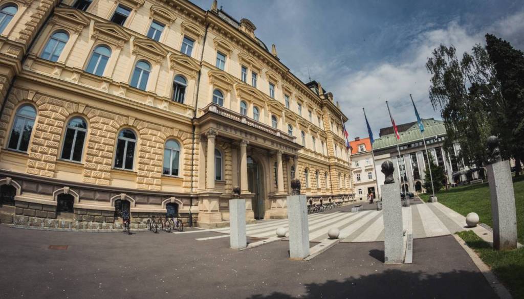 Na izredni seji potrjena kandidatna lista za rektorja Univerze v Mariboru, Slavinec z malenkost večjo podporo