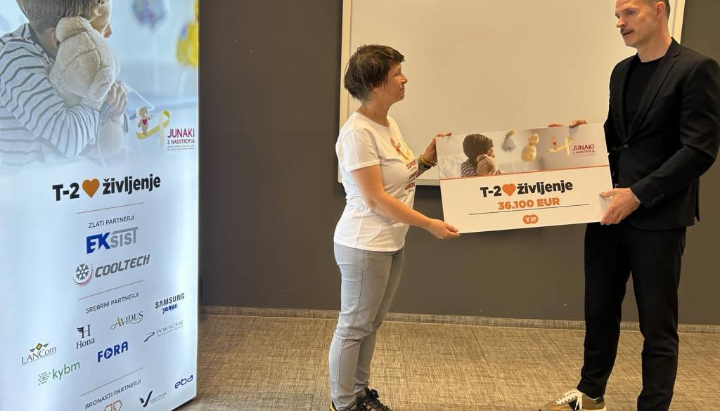 FOTO: Društvo Junaki 3. nadstropja ljubljanski pediatrični kliniki podarilo 36.000 evrov