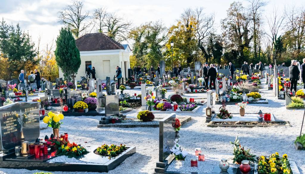 Na starem rogozniškem pokopališču brez ustreznih sanitarij, kaj pravi ptujska občina?