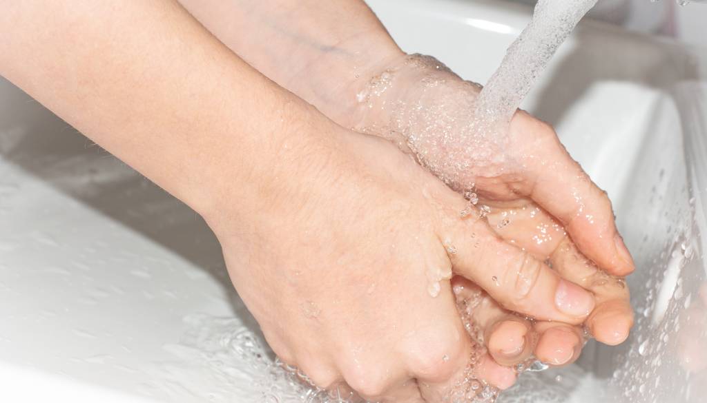 V Železnikih predlagajo višje cene vode in odpadnih voda, a ostajajo pod Cerknim