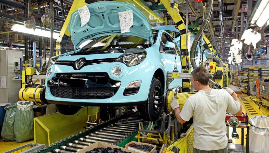 Razkrili koliko twingov izdelajo v Revozu. Se kmalu bliža dvoizmenska proizvodnja?