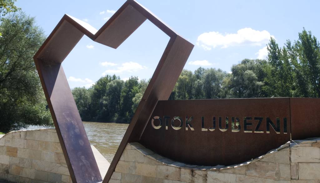 Parkiranje na priljubljeni turistični točki v Pomurju dražje. Toliko je potrebno odšteti