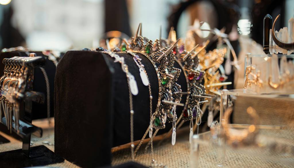 V tujini prijeli osumljenca ropa zlatarne v Sloveniji