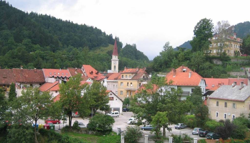 Oster zapis o Tržiču dvignil prah: »Turist pride enkrat in nikoli več«