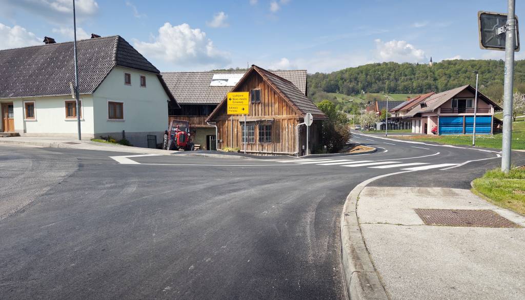 Na mejni prehod s Hrvaško zdaj po čisto novi cesti. Skoraj pol milijona evrov vreden projekt je zaključen