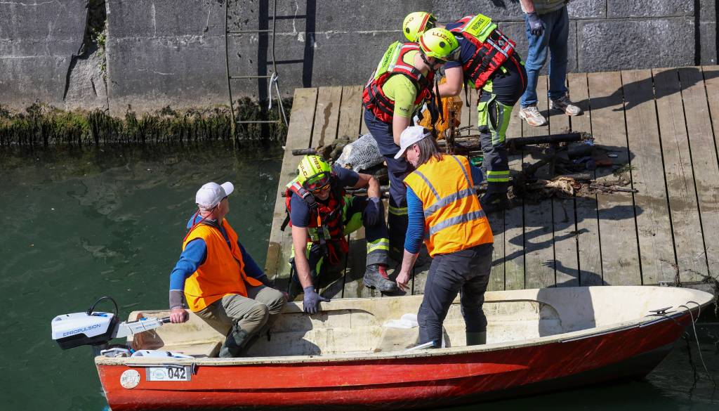 FOTO in VIDEO: Iz Ljubljanice potegnili presenetljive najdbe: To, kar so našli na dnu reke, je šokiralo udeležence akcije