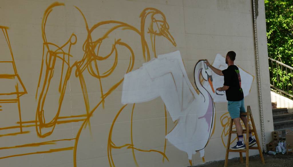 FOTO in VIDEO: V Mariboru bele stene dobile grafite z motivi mesta