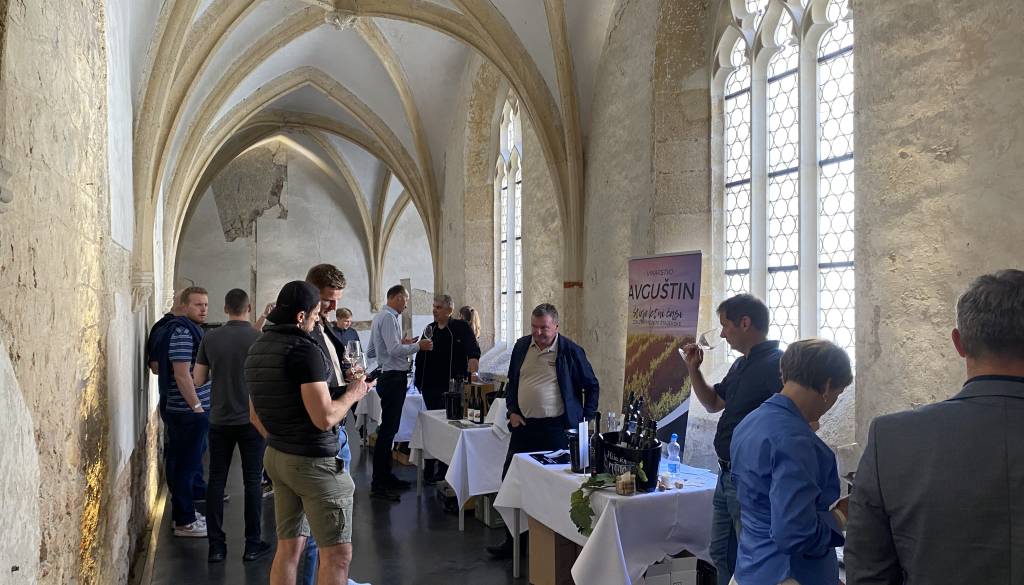 FOTO in VIDEO: Današnji dan je na Ptuju posvečen dobremu vinu