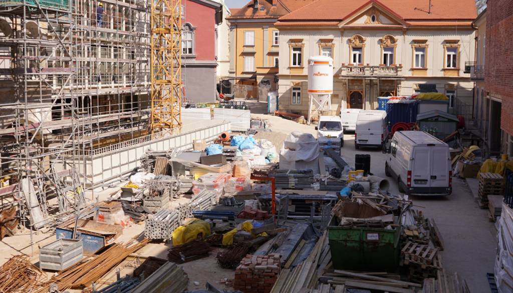 FOTO in VIDEO: Vpogled v nastajanje novega kulturnega središča, Center Rotovž odprl vrata obiskovalcem